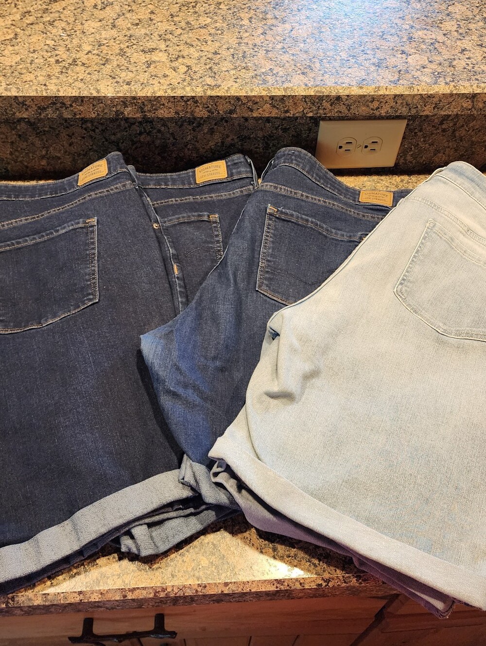 Lot Of 4 Signature Levi's/Time And Tru Mid-Rise Roll-Cuff Jeans - 20W